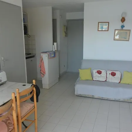Two-bedroom With Canal View 114 דירה *